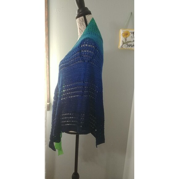 Handmade Crochet Dragon Wing Tringle Wrap/Shawl Blue/Green Ombre 100% Cotton - Picture 6 of 9